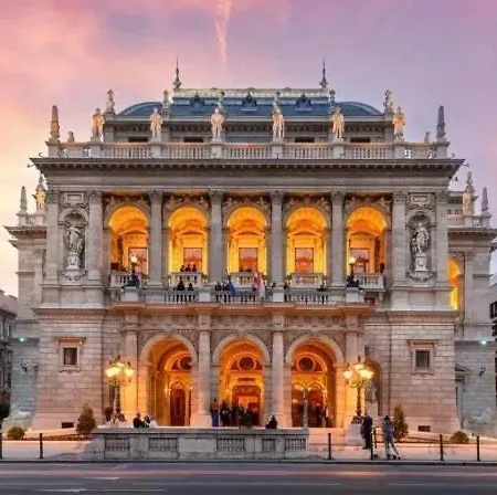 Elegant Marble 3br Near Opera House Grand Windows Apartament Budapesta